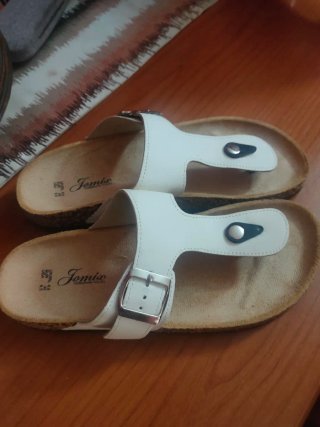 Chanclas de mujer blancas y beige