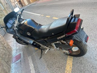 Honda VFR 750F Negra