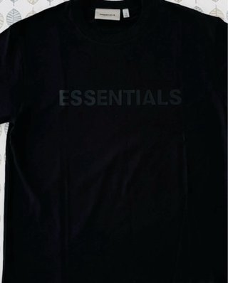 Camiseta Essentials Negra Talla S