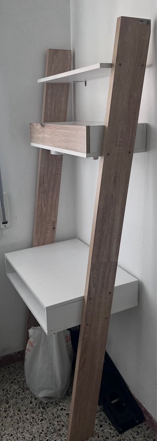 Estantería escritorio de madera y blanco