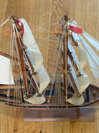 Barco de madera artesanal maqueta 60x55. CUBA