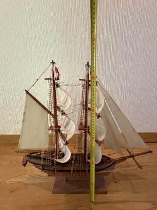 Barco de madera artesanal maqueta 60x55. CUBA