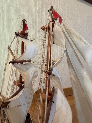 Barco de madera artesanal maqueta 60x55. CUBA