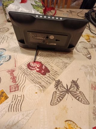 Televisión SYTECH Negra 11".