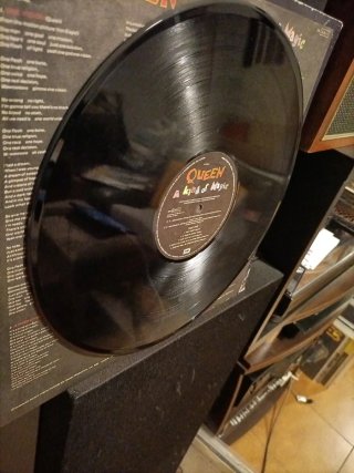 Queen A Kind of Magic Vinilo