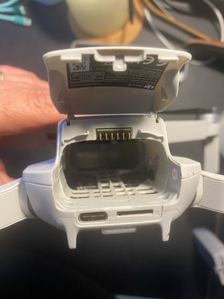 Dron DJI Mini 2 SE con mando y accesorios
