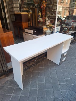 Escritorio juvenil blanco y gris