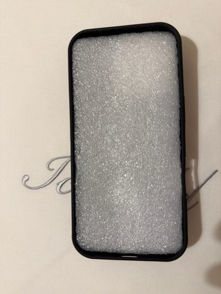 Funda iPhone 16 Pro Negra Cruz Filipenses 4:13
