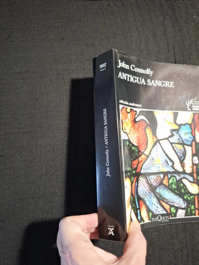 John Connolly. Antigua sangre
