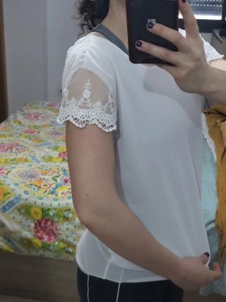 Blusa blanca manga corta encaje