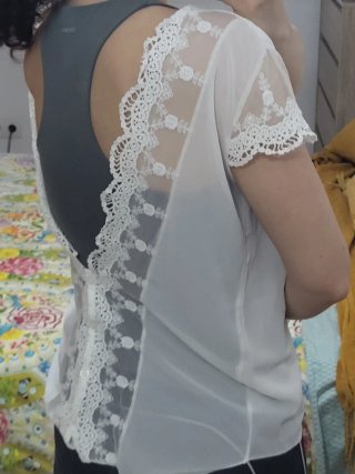 Blusa blanca manga corta encaje