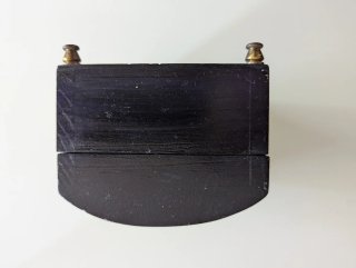 Cofre de madera pintado a mano