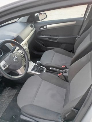 Opel Astra 2010
