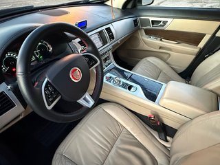 Jaguar XF 2013