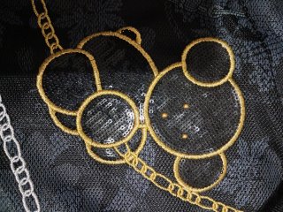 Bolso Tous Negro con Detalles Dorados