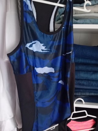 Camisetas deportivas y regalo otra