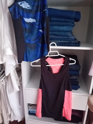 Camisetas deportivas y regalo otra
