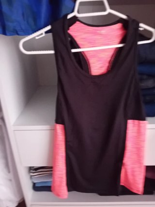 Camisetas deportivas y regalo otra