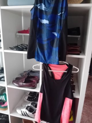 Camisetas deportivas y regalo otra