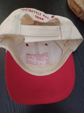 Cappello Ray-Ban Beige e Rosso