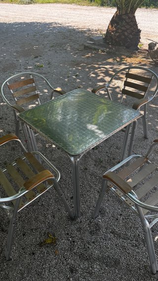 Mesa y 4 Sillas Jardín