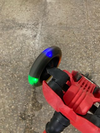 URGE: Patinete de niño