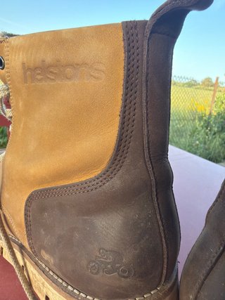 Botas de moto Helstons, impermeables, reforzadas.