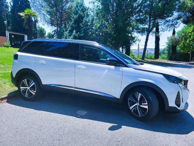 Peugeot 5008 2021