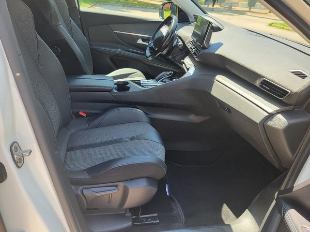 Peugeot 5008 2021