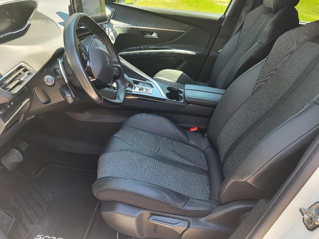 Peugeot 5008 2021