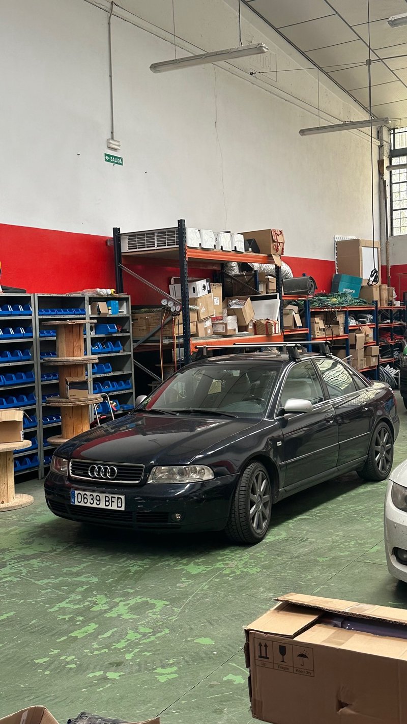 Audi A4 2001 - foto 1