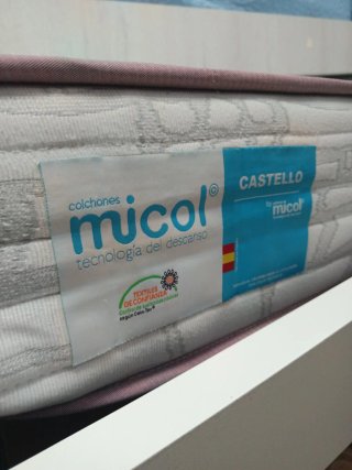 Cama nido con cajones, parte superior dañada