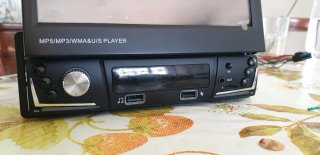 Radio Pantalla Extraíble con Mando
