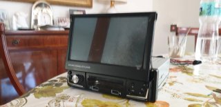 Radio Pantalla Extraíble con Mando