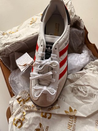 Zapatillas Adidas Gazelle Hello Kitty Rojas