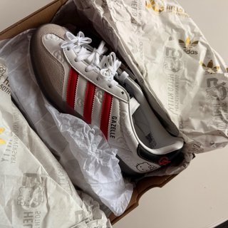 Zapatillas Adidas Gazelle Hello Kitty Rojas