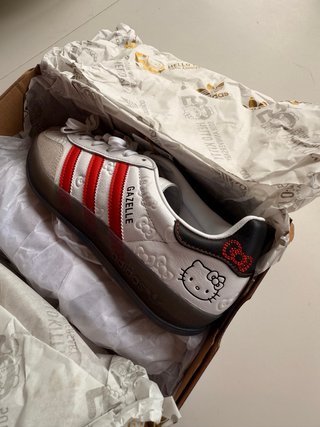 Zapatillas Adidas Gazelle Hello Kitty Rojas