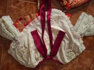 Traje de Fallera Rojo y Dorado niña 10 años