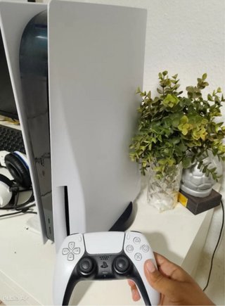 Consola Sony PS5 con Lector de Disco +mando