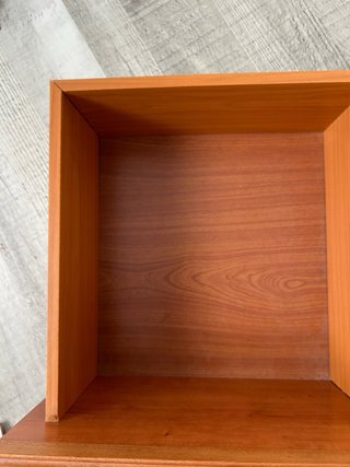 2 mesitas de noche de madera