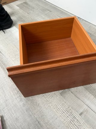 2 mesitas de noche de madera
