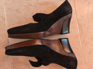 Elegante zapato negro.