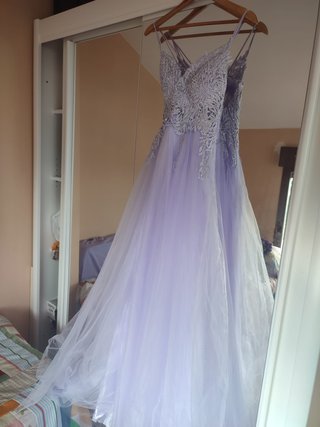 Vestido morado de encaje tul brillante