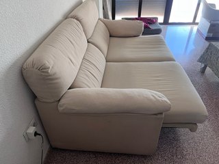Sofá de 2 plazas en tela beige