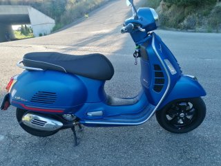 Vespa GTS 300 Super Sport Azul