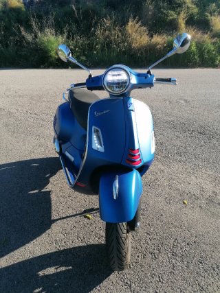 Vespa GTS 300 Super Sport Azul
