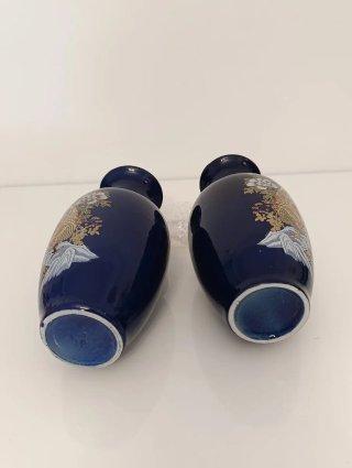 Pareja de Jarrones Azules con Diseño de Aves