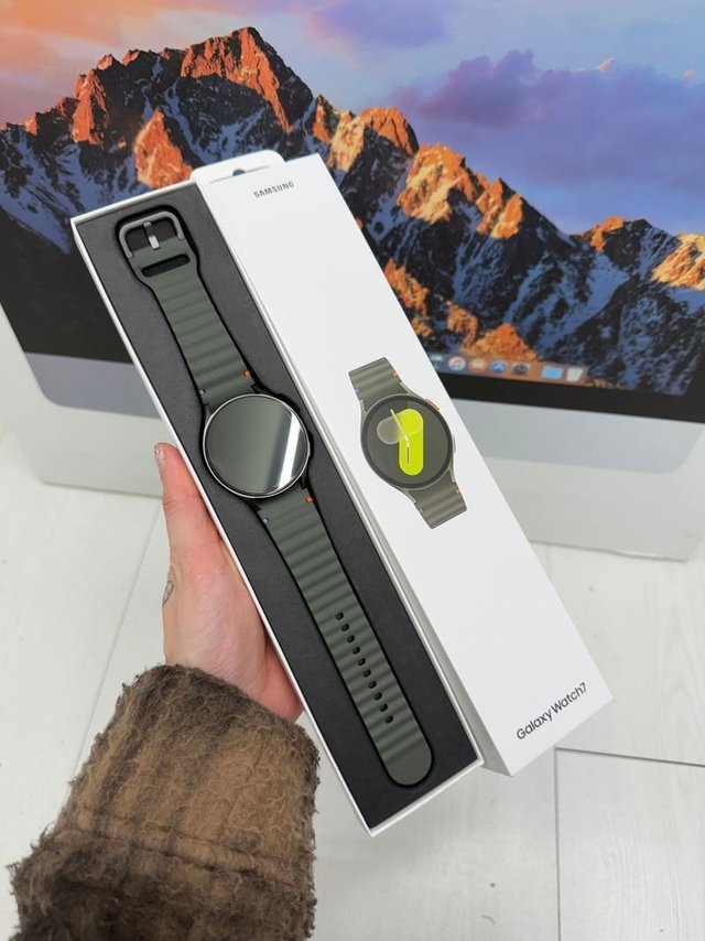 Samsung Galaxy Watch7 44MM en su caja