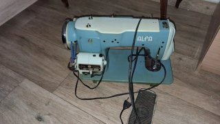 Máquina de coser Alfa azul