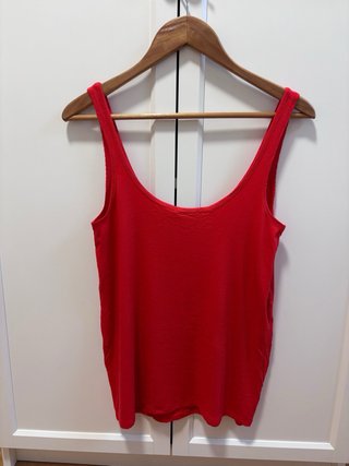 Top Zara canalé rojo Talla L